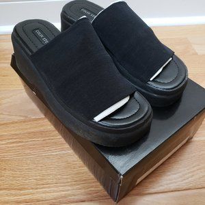 Colin Stuart Black Platform Sandals - Size 6.5